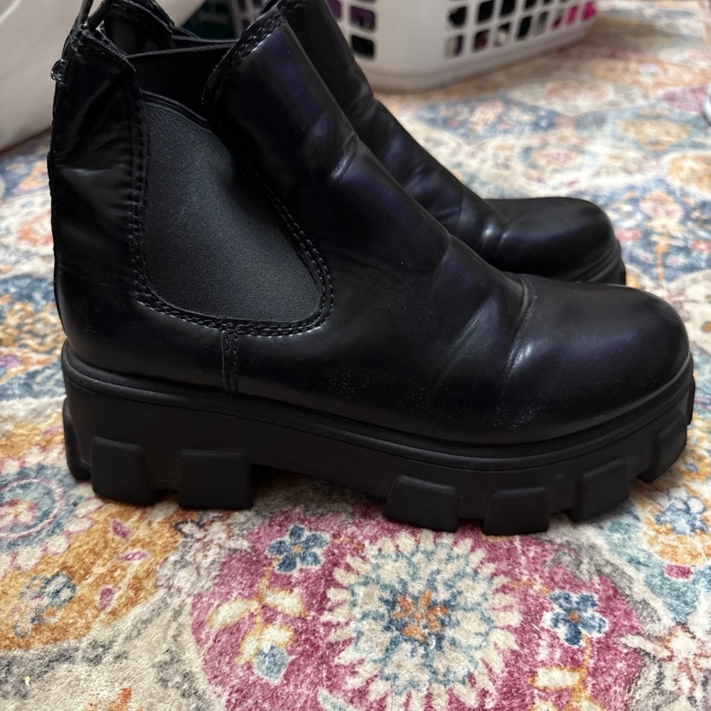 Circus by Sam Edelman Black Chunky Chelsea Booties
